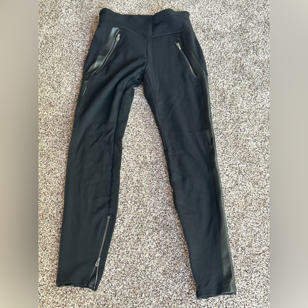 Athleta motto zip leggings